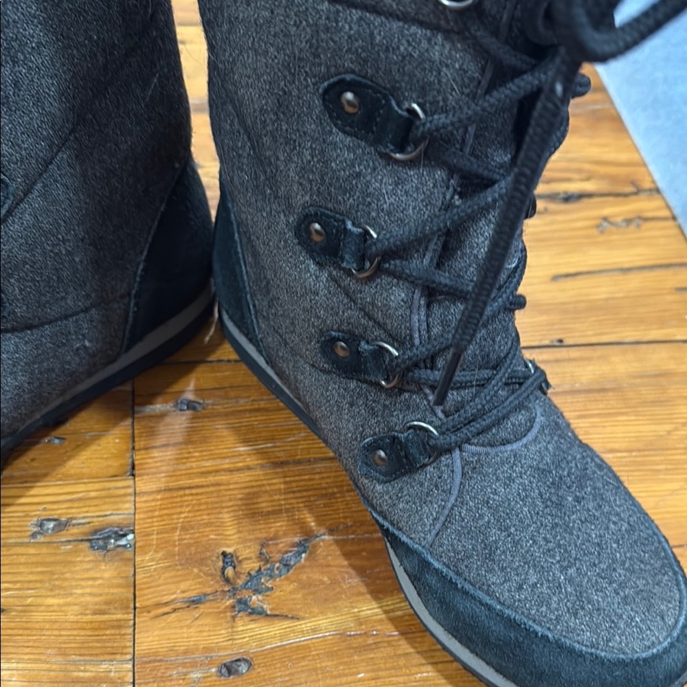 LL Bean Black Lace-Up Winter Boots with Fur Lining size 9 ID 299782 - Picture 10 of 11